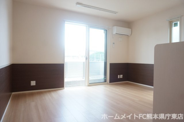 熊本市中央区萩原町のアパートの居間・リビング