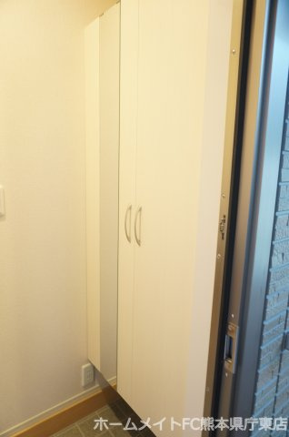 熊本市中央区萩原町のアパートの玄関