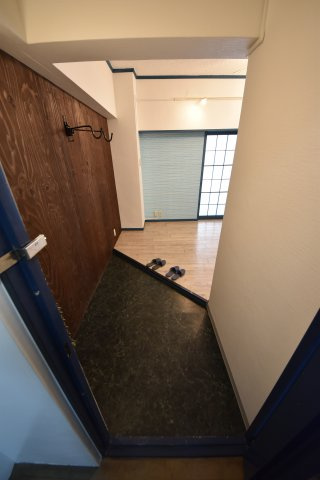 GURUPA北堀江の玄関