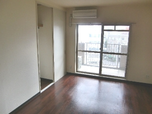 レインボーコートパートⅢの居間・リビング