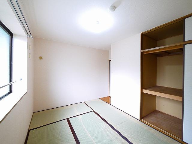 ハピネスＡの和室|日本らしい落ち着いた雰囲気の和室です