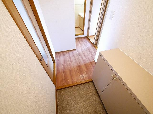 ハピネスＡの玄関|きれいな玄関です