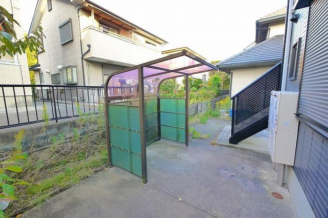 大川ハイツのその他共用部分|屋根付き駐輪場です