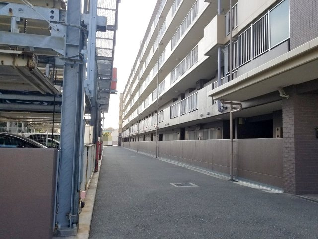 シャルマンフジマイセレクト高石の駐車場