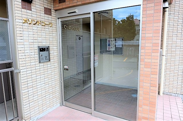 メゾンドコーワのエントランス
