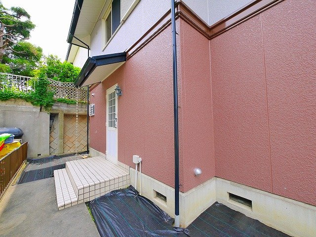 グリーンハウス・ヴィラのその他共用部分|広々とした入口です