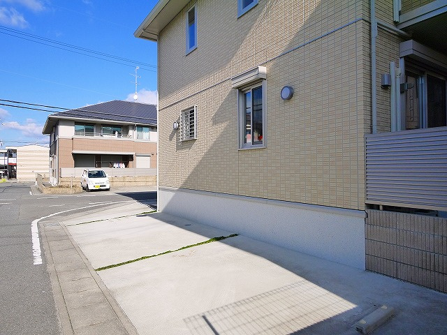 メゾン　ド　エクラの駐車場|駐車スペースもあります