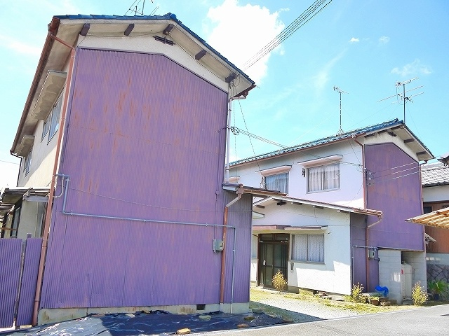 富田貸家の外観