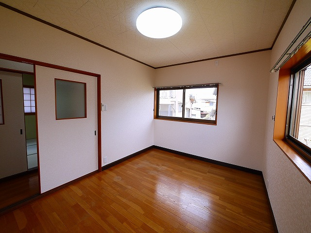 今井邸の寝室|落ち着いた色調の寝室です
