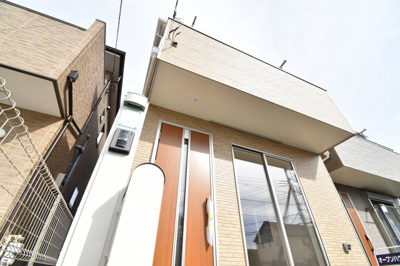 【外観】 | 府中市本町 3丁目新築戸建　　１号棟 | 暮らしやすさを牽引する商業施設・教育機関・公園が揃う
様々な世代の方にとって快適に過ごせる永住の地　