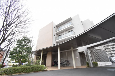 【外観】 | プラウド府中中河原 | 周辺環境に溶け込み、それでいて個性豊かなデザインは住まう人に優越感をもたらしてくれます。
