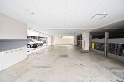 【駐車場】 | プラウド府中中河原 | 駐車場があるの嬉しいですね。駐車場の空き状況はご確認ください。