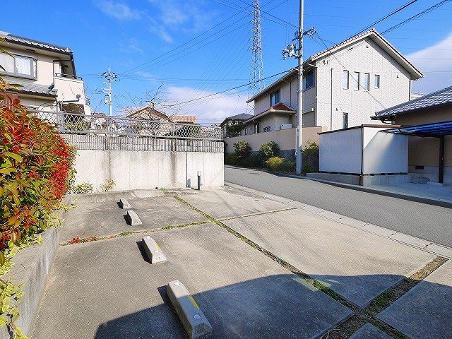 西白庭台1丁目戸建住宅の駐車場