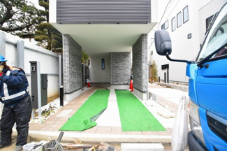 【駐車場】 | 現地見学や資料請求などお気軽にお問合せ下さい。
周辺環境とあわせて現地もご案内致します。