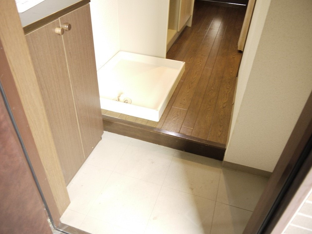 KURIMAマンションの玄関