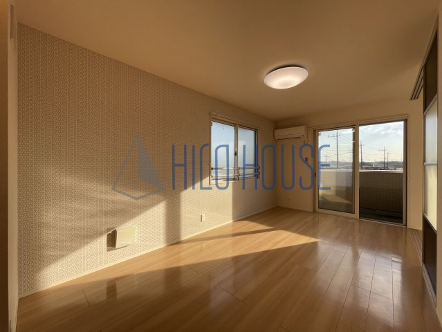 プランドール(鳩山町)の居間・リビング