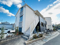 アムールレオの画像