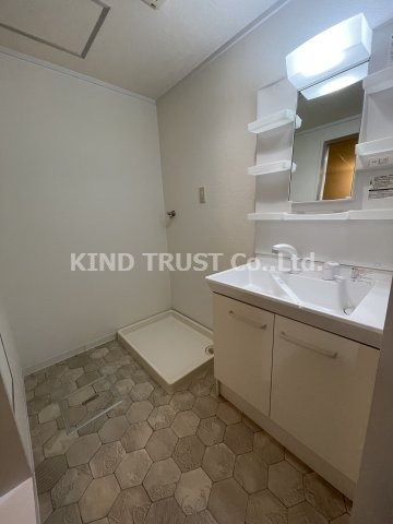 メゾン・エルミタージュの洗面所|広い洗面スペース