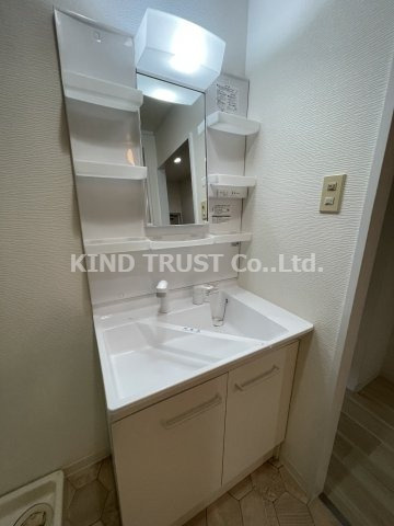 メゾン・エルミタージュの独立洗面台|独立洗面台、朝の身支度には欠かせません