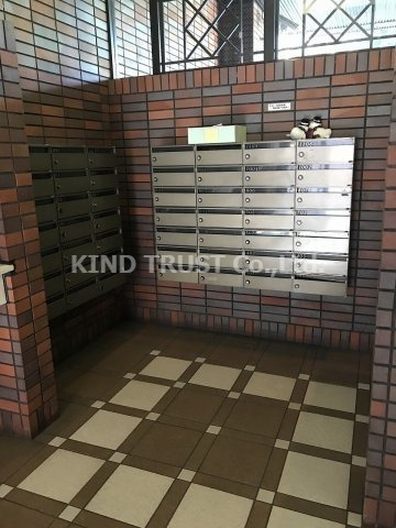 メゾン・エルミタージュのロビー|ゆとりのあるロビーです