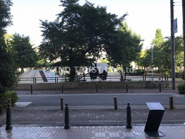 メゾン・エルミタージュの周辺