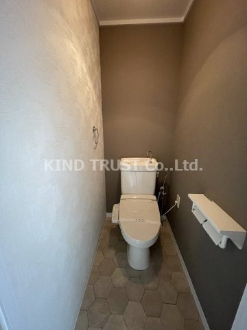 メゾン・エルミタージュのトイレ|ゆったりとした空間のトイレです