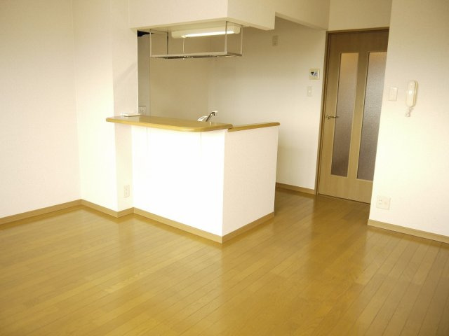 アーバンヒルズ城山１号館の居間・リビング