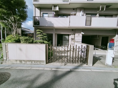 【駐車場】 | ベル・アーバニティ城東 | こちらの住宅には専用駐車場がございます。

