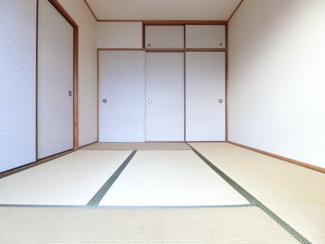 ドミール仲谷2号館の和室