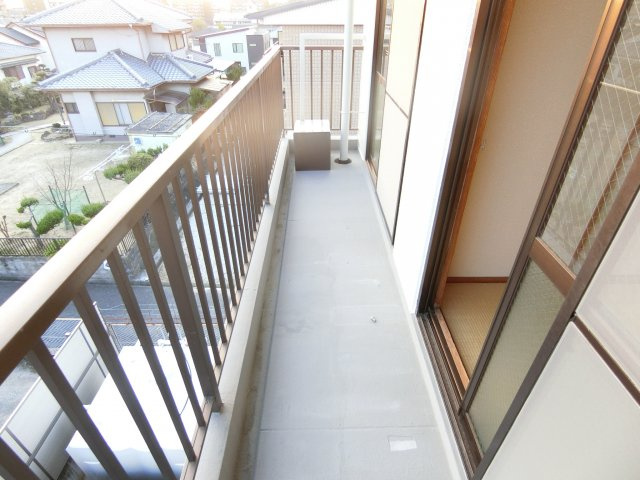 ドミール仲谷2号館のバルコニー