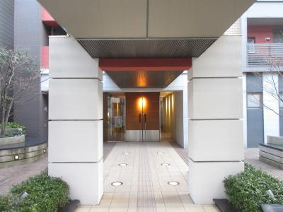 ファインフラッツ三条通のエントランス