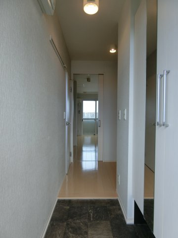 ルシードMの玄関