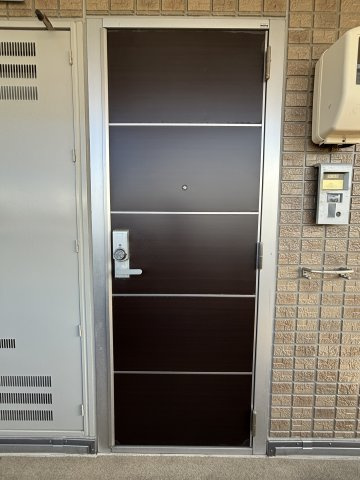 ルシードMの玄関