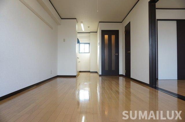 菊池郡菊陽町光の森５丁目の賃貸マンションの居間・リビング