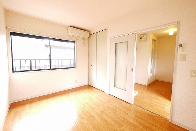 チェルヴォ（南新町）の洋室|明るい洋室です