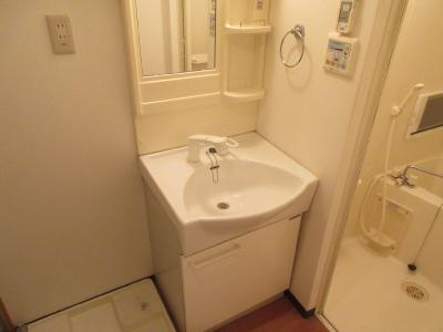 ロフティ四条大宮の独立洗面台|シャンプードレッサー