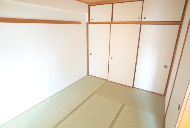 【寝室】 | ベルヴィ本山中町