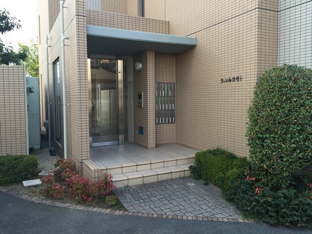 ファシルカワトのエントランス|建物の内部です