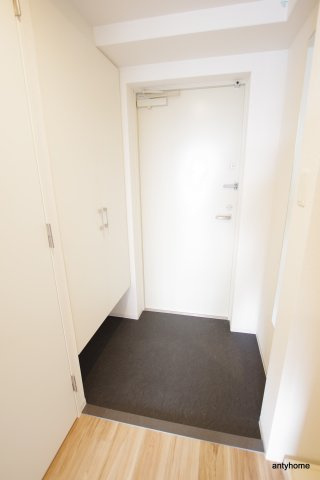 セレニテ桜川駅前プリエ　仲介手数料無料の玄関