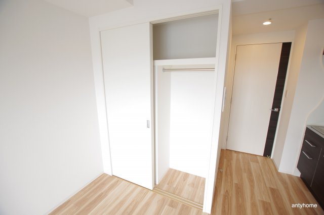 セレニテ桜川駅前プリエ　仲介手数料無料の収納