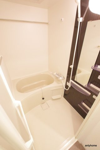 セレニテ桜川駅前プリエ　仲介手数料無料の浴室