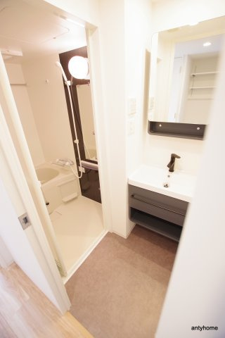 セレニテ桜川駅前プリエ　仲介手数料無料の洗面所