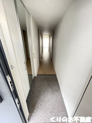 【玄関】 | アルファライフ今治銀座Ⅱ | 収納もある玄関です