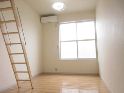 【洋室】 | ルーチェ菅原