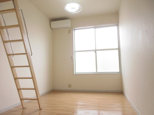 【洋室】 | ルーチェ菅原