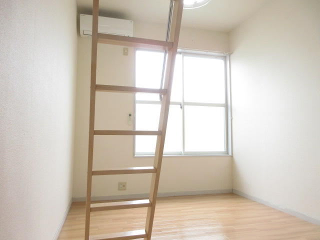 【洋室】 | ルーチェ菅原