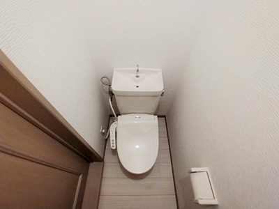 【トイレ】 | ハイツ生田A棟 | 温水洗浄便座付♪