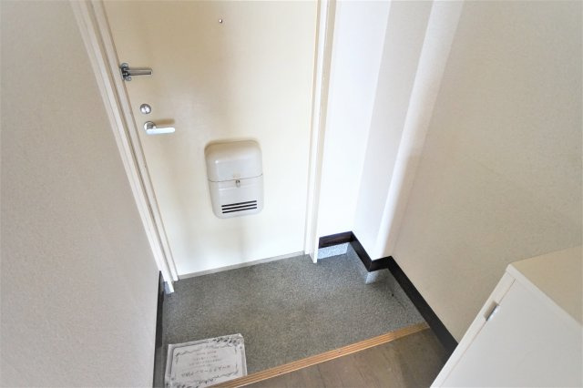 船橋市前原西１丁目の賃貸マンションの玄関