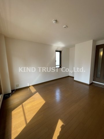 イーストコート本庄の居間・リビング|こちらの居間で趣味の時間をお楽しみください