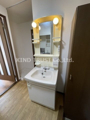 イーストコート本庄の洗面所|広い洗面スペース